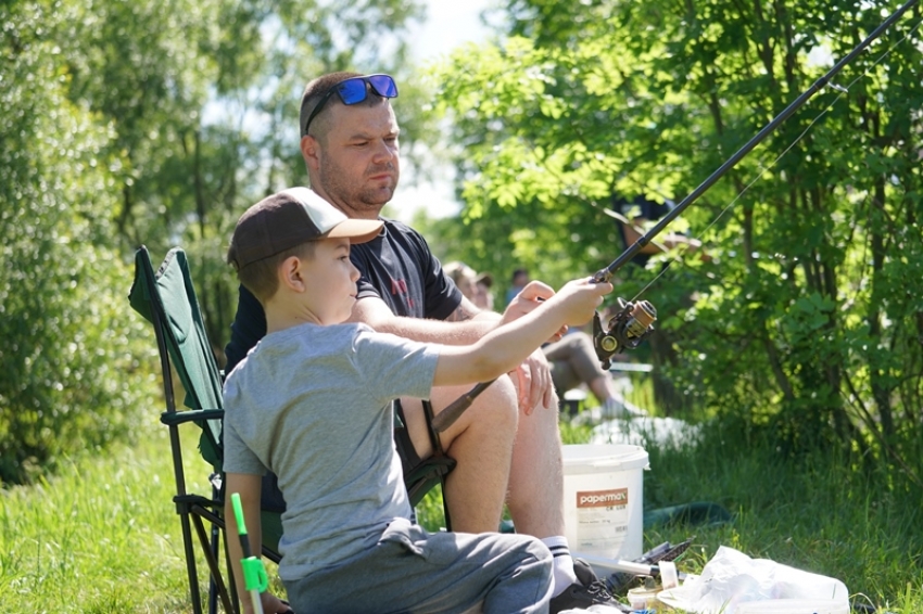 Zawody wędkarskie nad stawem  z okazji Dnia Dziecka - czerwiec 2024